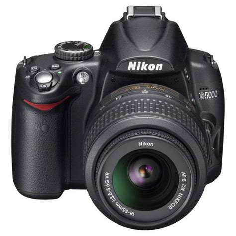 Nikon D5000 + 18-55mm f/3.5-5.6G AF-S VR DX NIKKOR vs Nikon D90 + Nikkor AF-S 18-105mm f/3.5 -5.6G ED VR Karşılaştırma